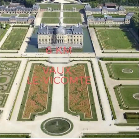 Апартаменты Du Parc Debreuil *